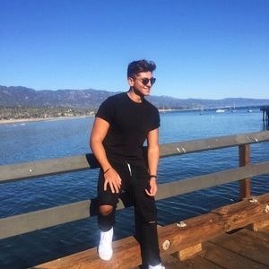 Meet your Posher, Emanuel